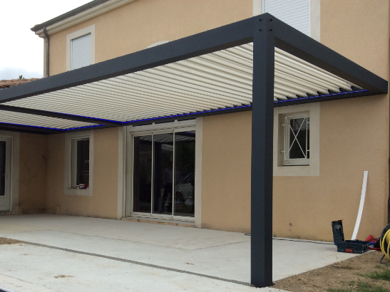 comment orienter les lames d'une pergola bioclimatique