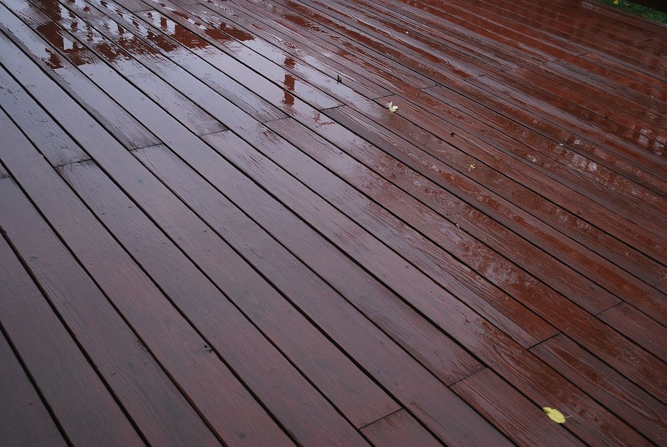 Terrasse en bois : ça glisse ? - Atelier B Parquet